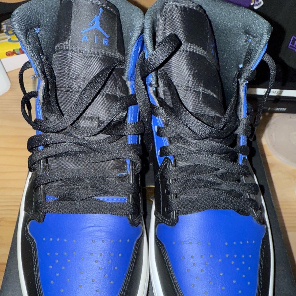 Jordan 1 Mid Hyper Royal